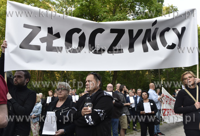 Cmentarz Srebrzysko w Gdańsku. Protest przeciwko ekshumacji...