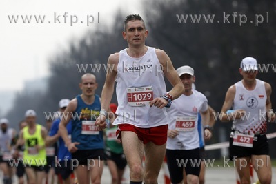 Maraton Gdański. Biegacze w al. Grunwaldzkiej.
15.04.2018
fot....