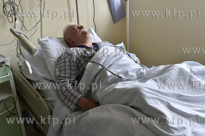Lech Wałęsa w szpitalu na oddziale intensywnej terapii...