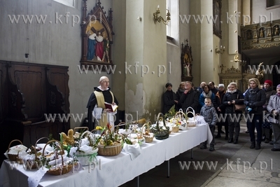 Święcenie pokarmów w kościele św. Mikołaja w...