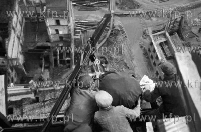 Odbudowa Gdanska ze zniszczen wojennych. 1948 
z0004230
Fot....