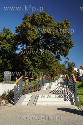 Wyremontowane schody łączące Siedlce (ul. Kartuską)...