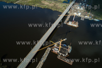 Budowa drugiej nitki mostu na Wiśle w Kiezmarku.30.04.2017...