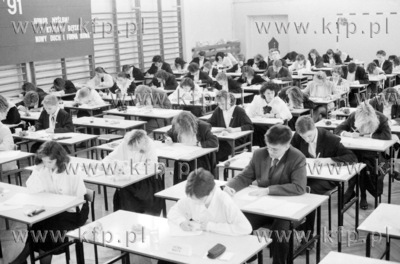 Pisemny egzamin maturalny w jeden z gdanskich szkol....