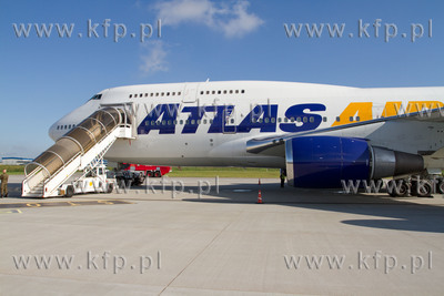 Boeing 747-400 linii Atlas Air  w Porcie lotniczym...
