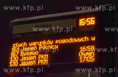 Gdańsk. Elektroniczna tablica z rozkładem jazdy autobusów...