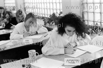 Katarzyna Misiak podczas pisemnej matury w Liceum Ogolnoksztalcaym....