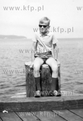 Donald Tusk na sopockim molo 1966 fot. archiwum / KFP...