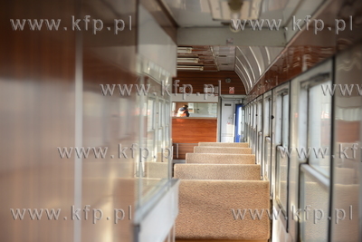 PKP Intercity wystawia na aukcję stary wagon restauracyjny...
