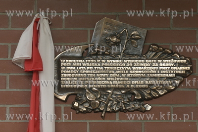 10 rocznica wybuchu gazu w wiezowcu w Gdansku, przy...