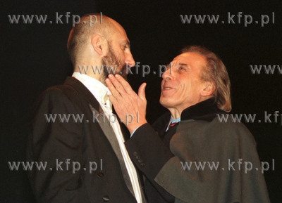 Igor i Stanislaw Michalscy na scenie podczas benefisu...
