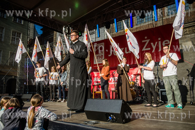 Gdansk. Dlugi Targ. Katolicy Na Ulicy 2016 - wydarzenie...