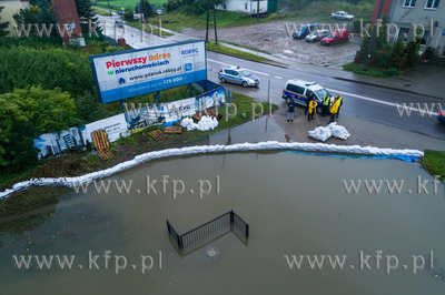 Silne ulewy w Gdańsku spowodowały zagrożenie powodziowe....