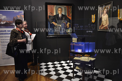 Bursztynowe Art Deco wystawa w gdańskim Muzeum Bursztynu...
