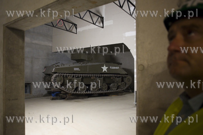 Zwiedzanie budowy i sal wystawy stłej Muzeum II Wojny...