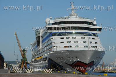 Wycieczkowiec AIDAluna odwiedzil dzis port w Gdyni....