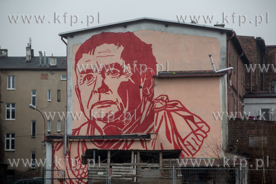 Mural przedstawiający posła Jarosława Kaczyńskiego,...