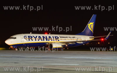 Port Lotniczy Gdansk, Nz. Boeing 737-800 linii Ryanair...