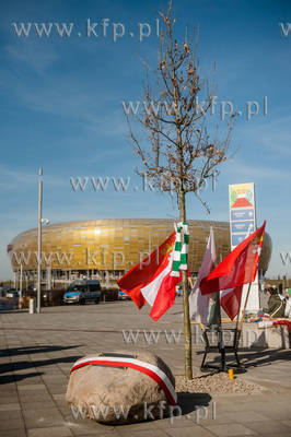 Promenada przed Stadionem Energa Gdańsk. Uroczystość...