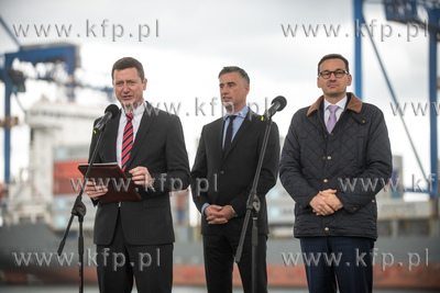 Wizyta premiera Morawieckiego w DCT Gdańsk.
7.10.2017
fot....