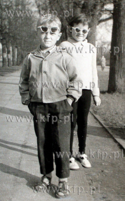 Donald Tusk z siostra Sonia. 1964 Fot. archiwum rodzinne...