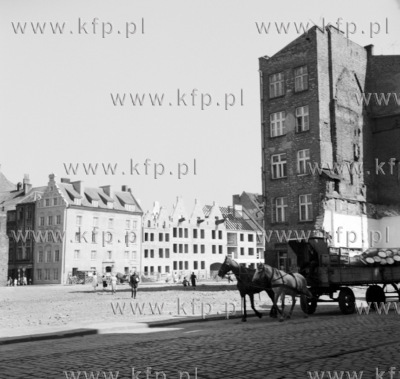 Woz konny na ul. Szerokiej w Gdansku. 1962 z0000757...