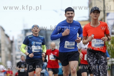 Gdynia. Bieg Europejski. Nz. biegacze na ul. Świętojańskiej.
07.05.2017
fot....