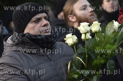 Pogrzeb wybitnego reżysera teedysków Yacha Paszkiewicza...