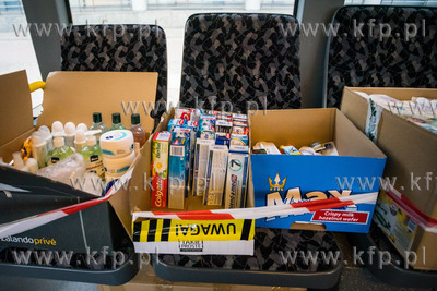 Specjalny autobus zbierał dary dla uchodźców z Ukrainy...