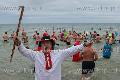 Gdańskie Morsy przywitały nowy rok na plaży w Jelitkowie....