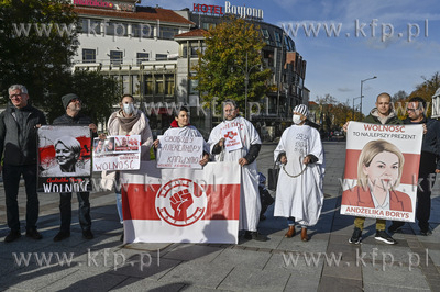Sopot. Plac Przyjaciol Sopotu. Protest przeciw wiezieniu...