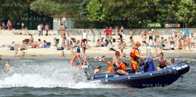 Pokazy ratownictwa Wodnego Ochotniczego Pogotowia Ratunkowego...