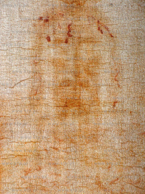 Kopia Calunu Turynskiego wystawiona zostala w Kosciele...