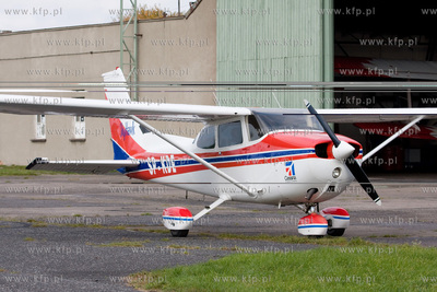 Pruszcz Gdanski, Aeroklub Gdanski Nz. Cessna 172.
18.10.2008
Sebastian...