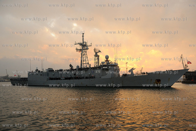 Port Wojenny w Gdyni. Powitanie fregaty rakietowej...