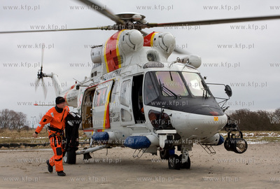 Krynica Morska. Nz. PZL W-3AM Anakonda Lotnictwo Straży...