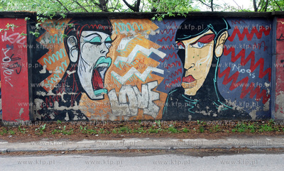 Murales - prace artysty Rafala Roskowinskiego na ulicy...