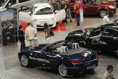 Trojmiejskie Targi Motoryzacyjne w hali wystawienniczej...