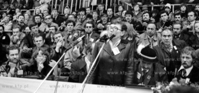 Objazd delegacji Solidarnosci po podkrakowskich miejscowosciach....