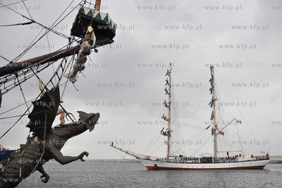 Chopin// Polska/ The Course. Gdynia swietuje zakonczenie...