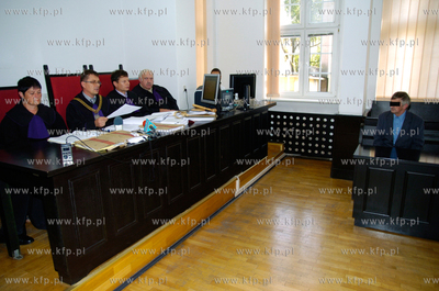 Slupsk

Przed Sadem Okregowym w Slupsku zakonczyl...