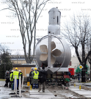 Transport okretu podwodnego typu Kobben o wadze 370...