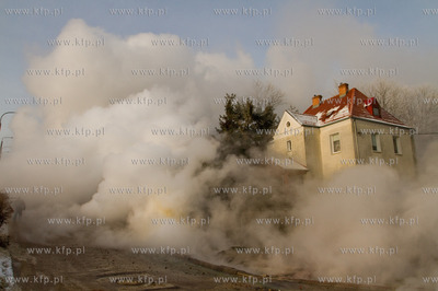Pekniecie rury cieplowniczej w Gdansku na ul. Pana...