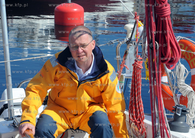 Gdynia. Pozegnanie kpt. Krystiana Szypki, ktory na...