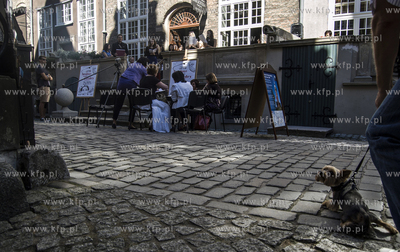 Gdansk. Ul. Mariacka 42. Filia Wojewodzkiej i Miejskiej...