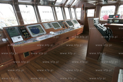 Dar Mlodziezy przeszedl gruntowny remont sterowki,...