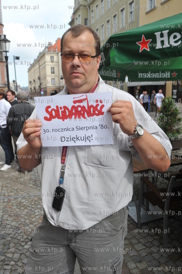 Gazeta Rock Cafe na ulicy Tkackiej w Gdansku. Jeden...