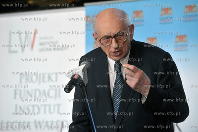 70 urodziny Lecha Walesy. Uroczysta gala wreczenia...