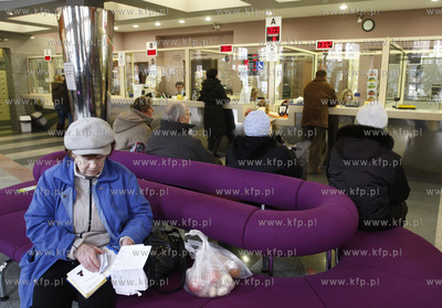 Sopot. Cwiczebna ewakuacja poczty przy ul. Kosciuszki....