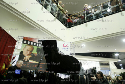 Gdansk. Centrum handlowe Alfa Centrum. Romuald Koperski...